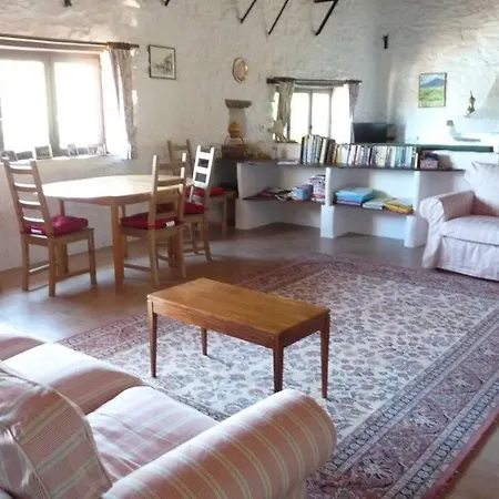 펜션 La Bergerie, With Private Pool And Garden