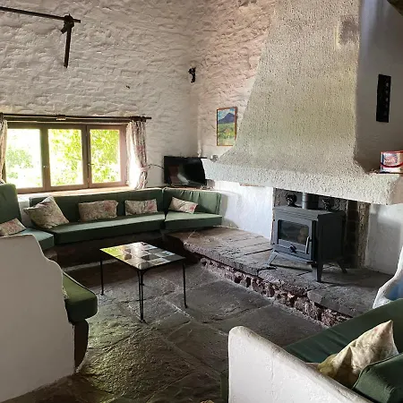 펜션 La Bergerie, With Private Pool And Garden Lodève